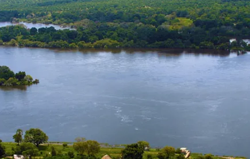 Zimbabwe’s Matobos, Hwande, falls & Kariba